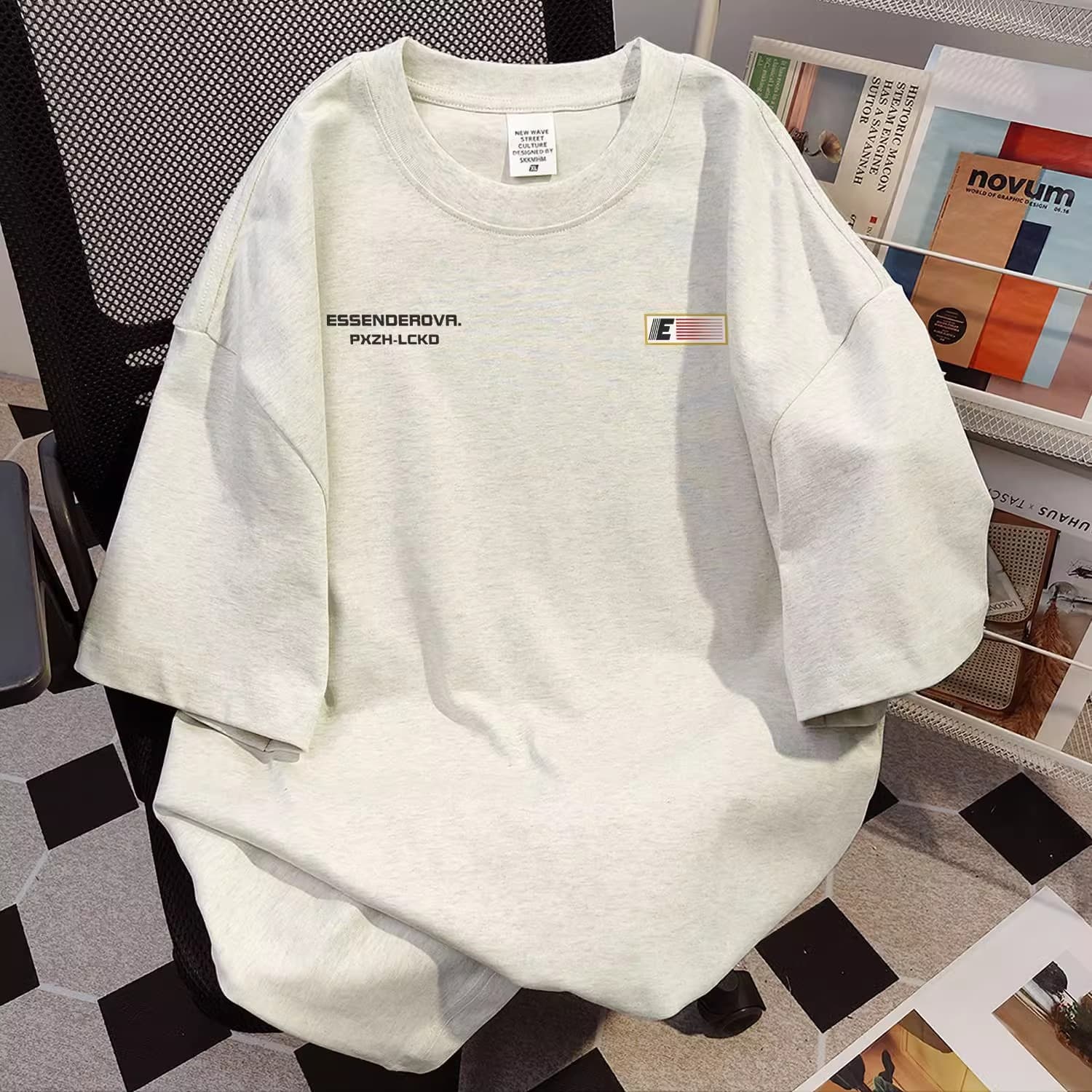 白Tシャツ 工業系ロゴ入りオーバーサイズ半袖