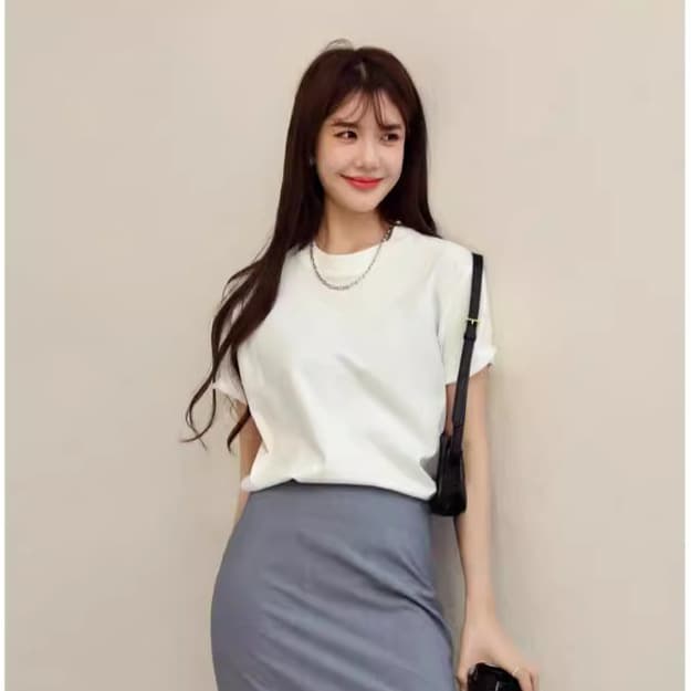 白Tシャツ バック縦ライン入りゆったりシルエット半袖トップス