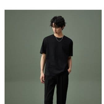 白Tシャツ メンズ なめらか質感 ゆったり半袖シャツ
