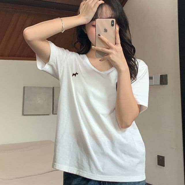 白Tシャツ 小さな犬刺繍入りゆったり丸首半袖トップス