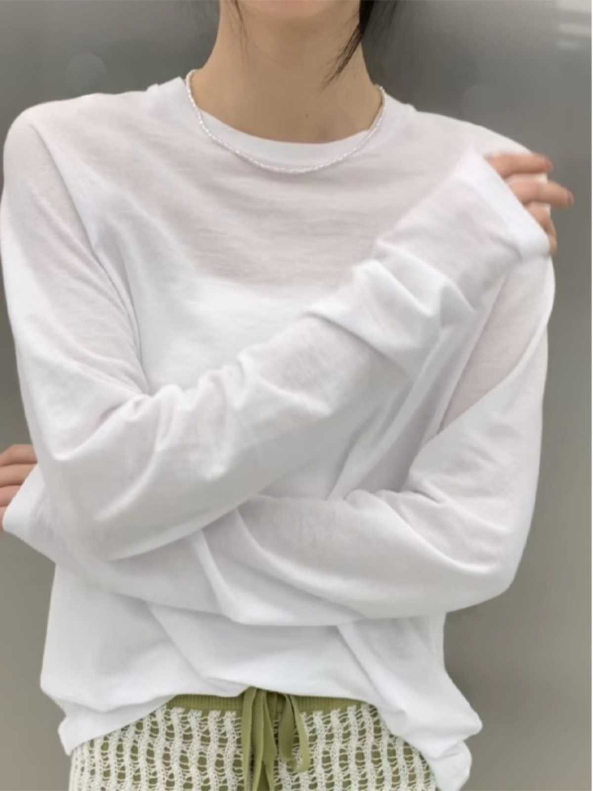 白Tシャツ レディース やわらか長袖デザイン文字入りカットソー