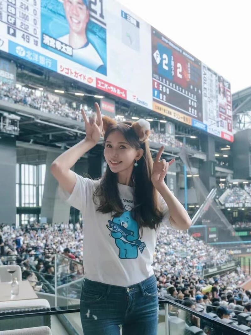 白Tシャツ レディース くまさん野球ファンティー