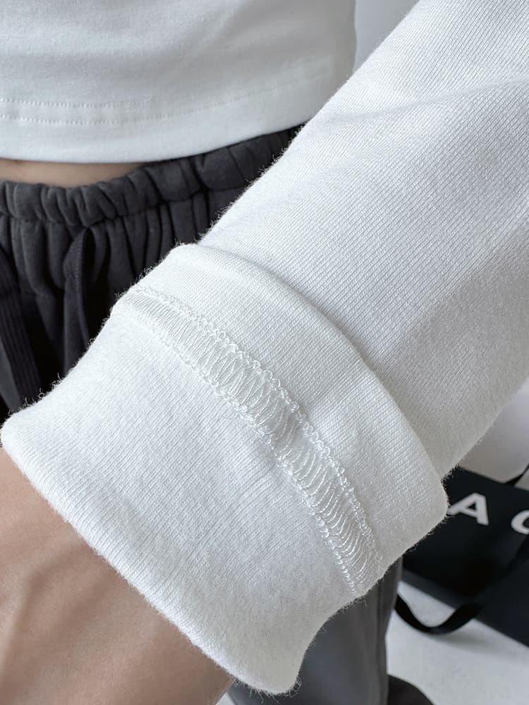 白Tシャツ レディース シンプル長袖コンパクトカットソー