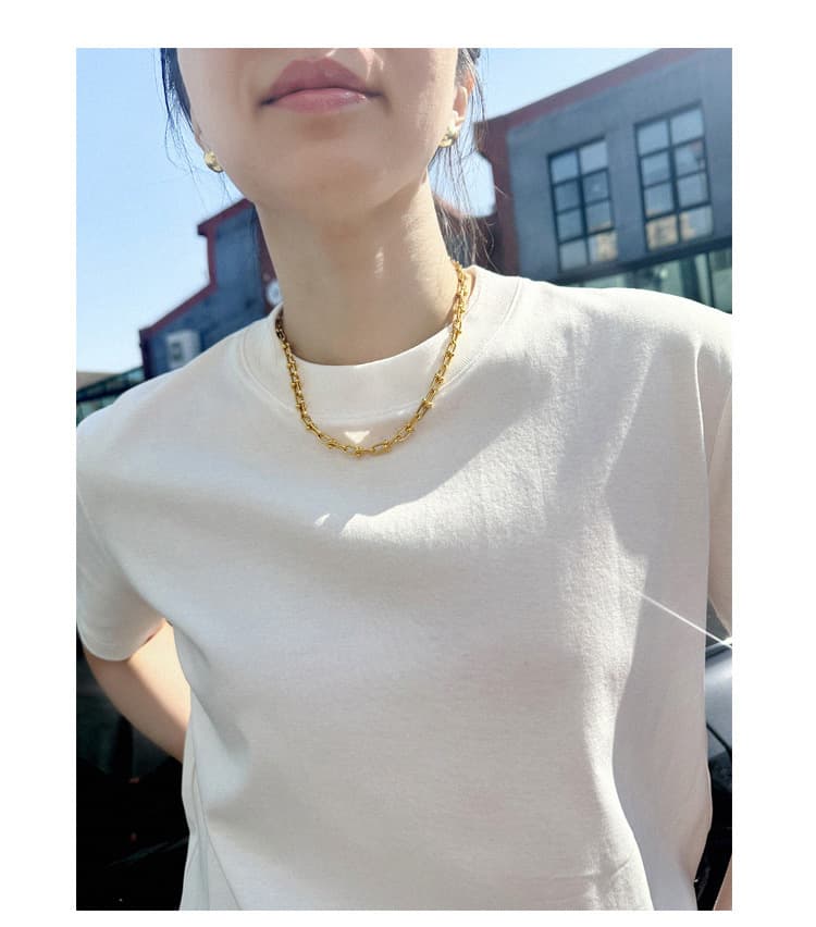 白Tシャツ バック縦ライン入りゆったりシルエット半袖トップス