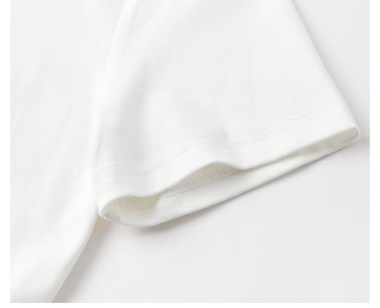 白Tシャツ ハロー胸元メッセージ半袖トップス