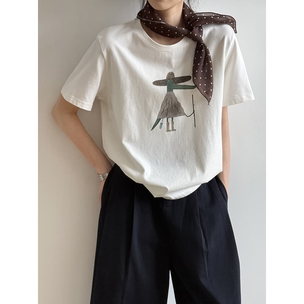 白Tシャツ 優しい風合い 人形プリント半袖