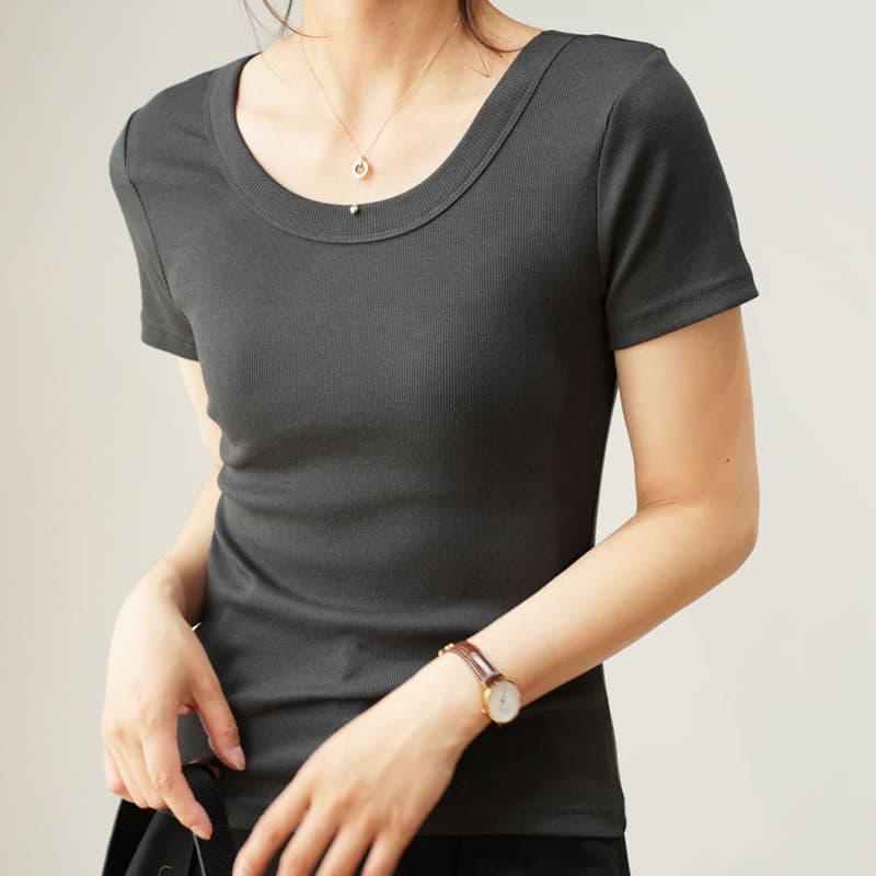 白Tシャツ すっきり丸首リブカットソー