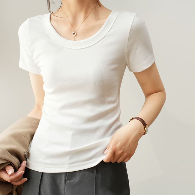 白Tシャツ すっきり丸首リブカットソー