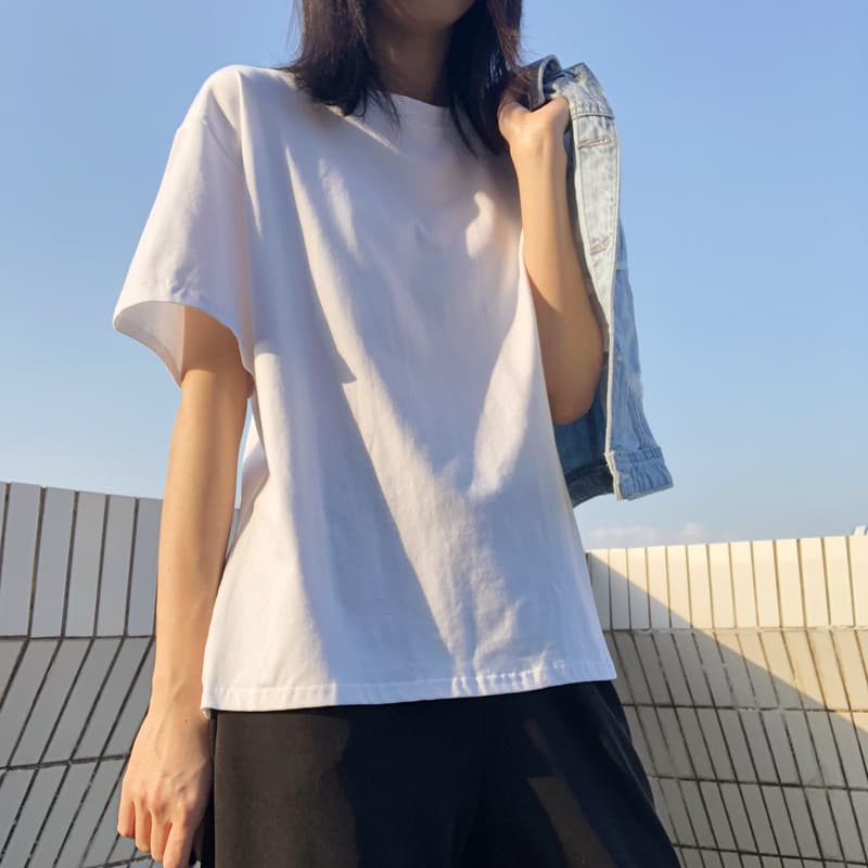 白Tシャツ レディース すっきりシルエットゆったり半袖