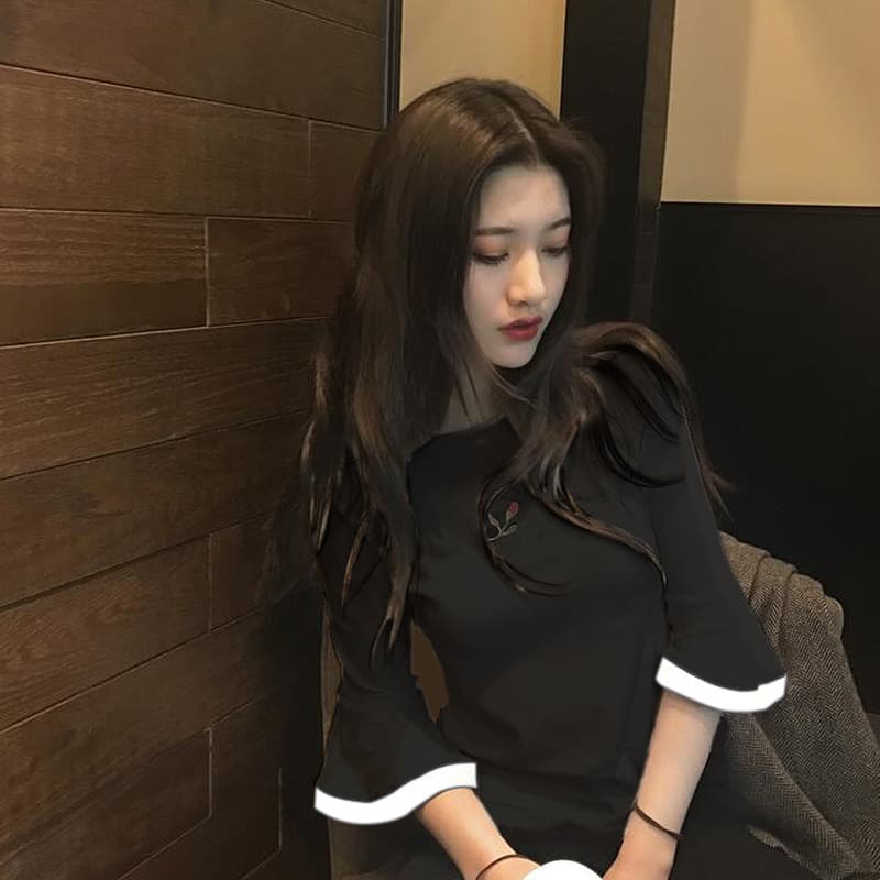 白Tシャツ 袖フリル付き白無地長袖シャツ