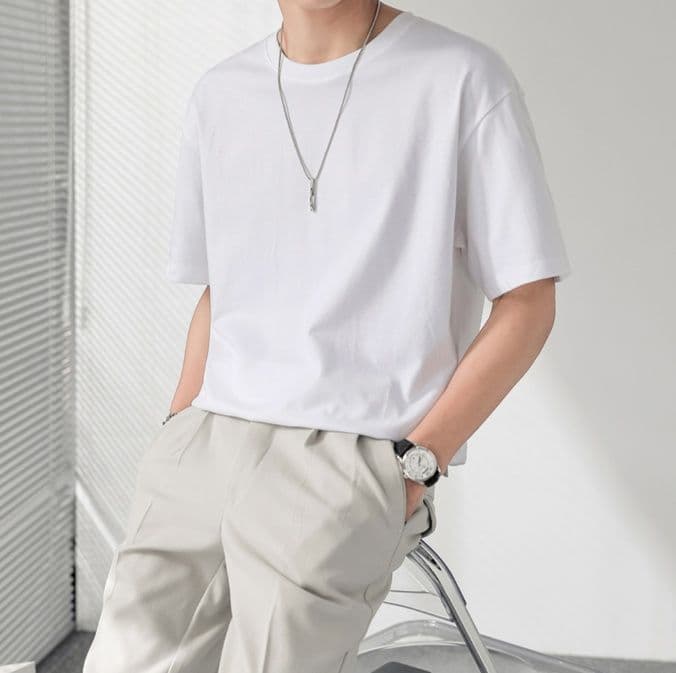 白Tシャツ 洗練シンプル半袖カットソー