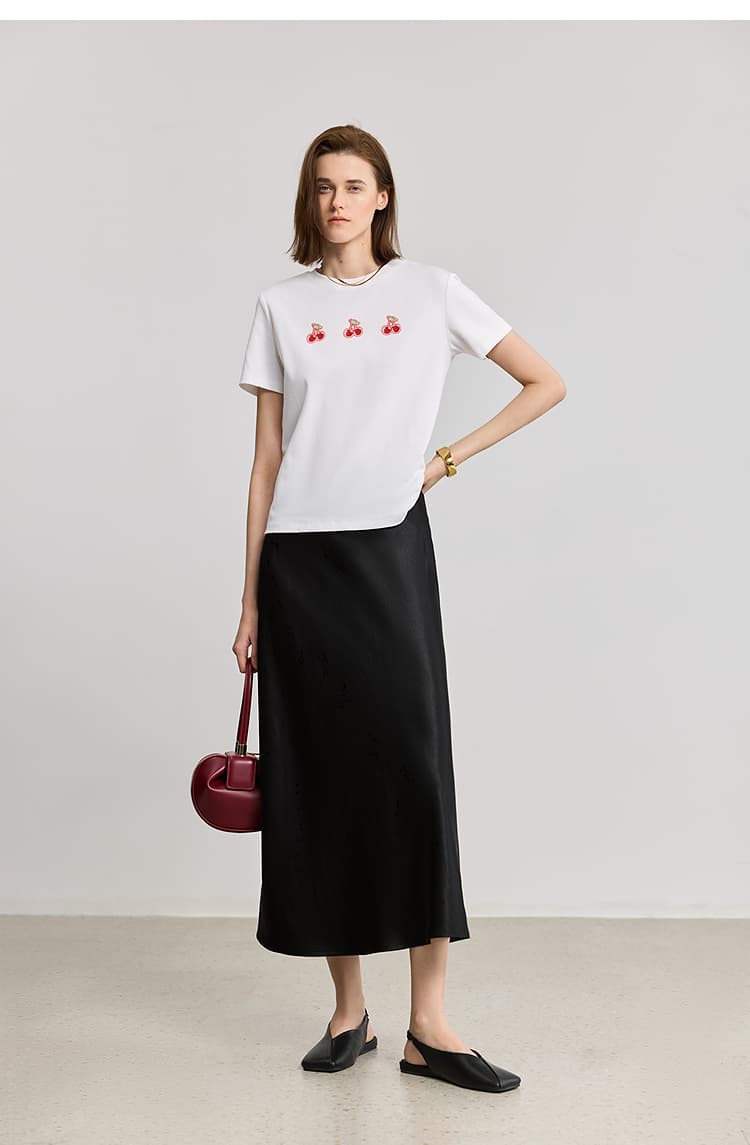 白Tシャツ さくらんぼ刺繍 シンプルフィット