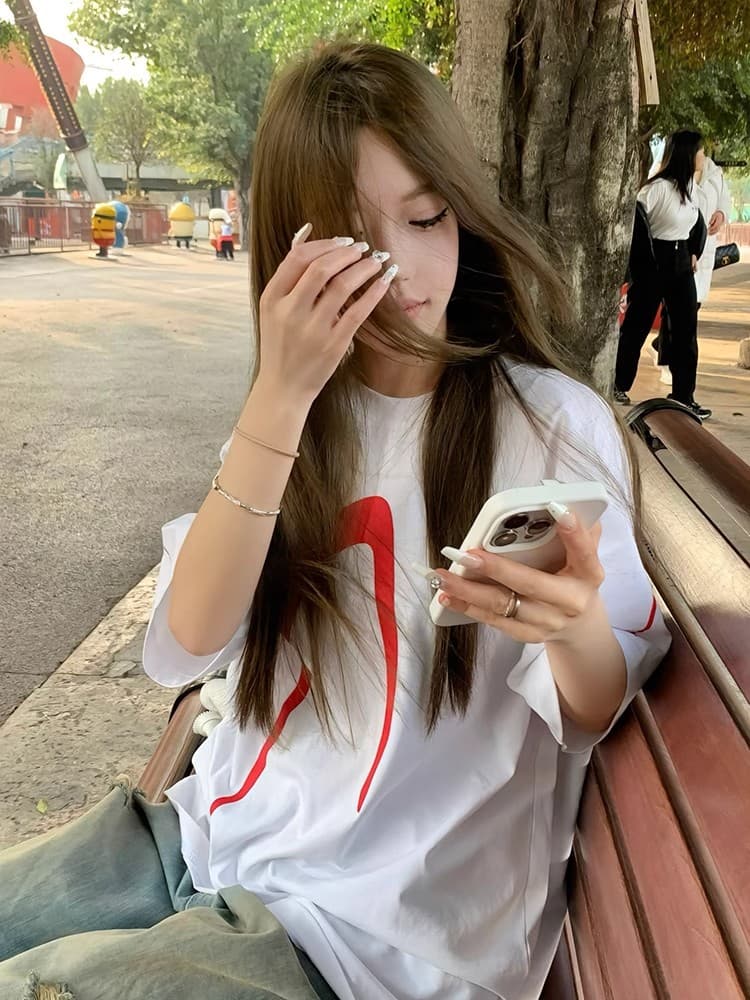 白Tシャツ レディース バックプリントゆったりデザイン