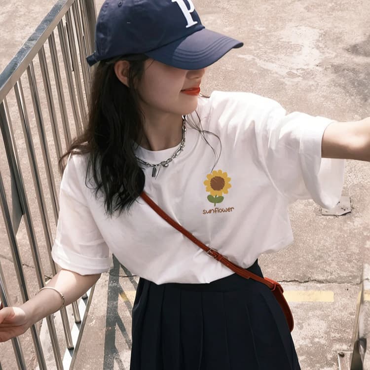 白Tシャツ プリント入り半袖カジュアルシャツ