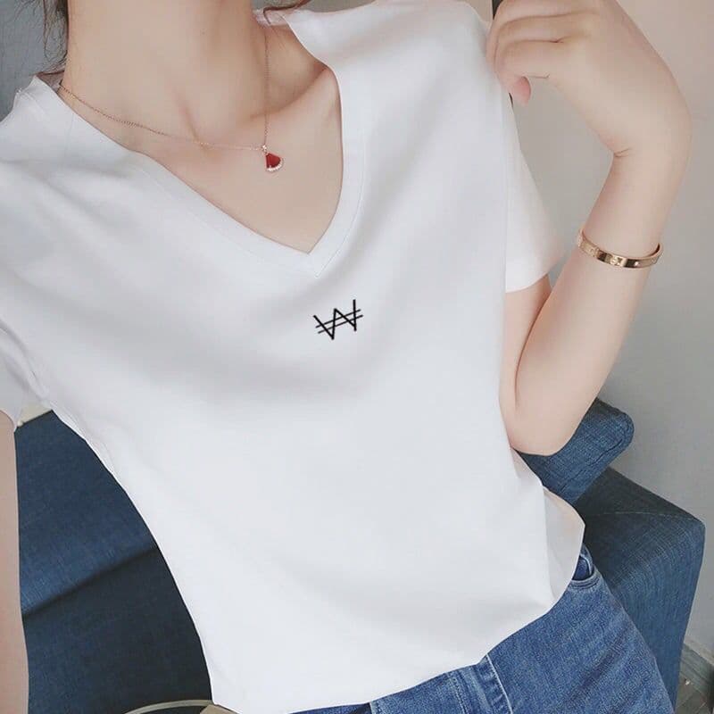 白Tシャツ ハートワンポイントVネックシャツ