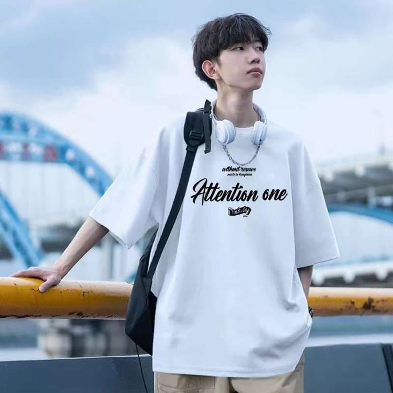 白Tシャツ ゆとりシルエットプリント半袖