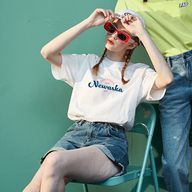白Tシャツ レディース イラスト友達会プリント半袖シャツ