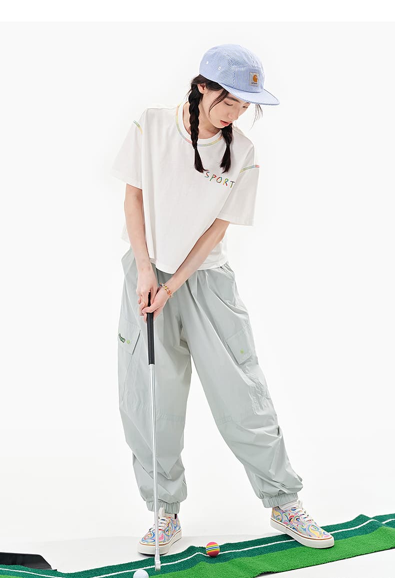 白Tシャツ 虹色ステッチ装飾クルーネック半袖