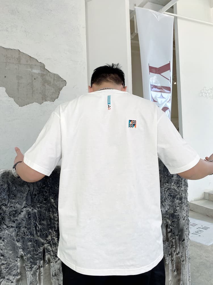白Tシャツ メンズ ミニマルワッペン刺繍半袖シャツ