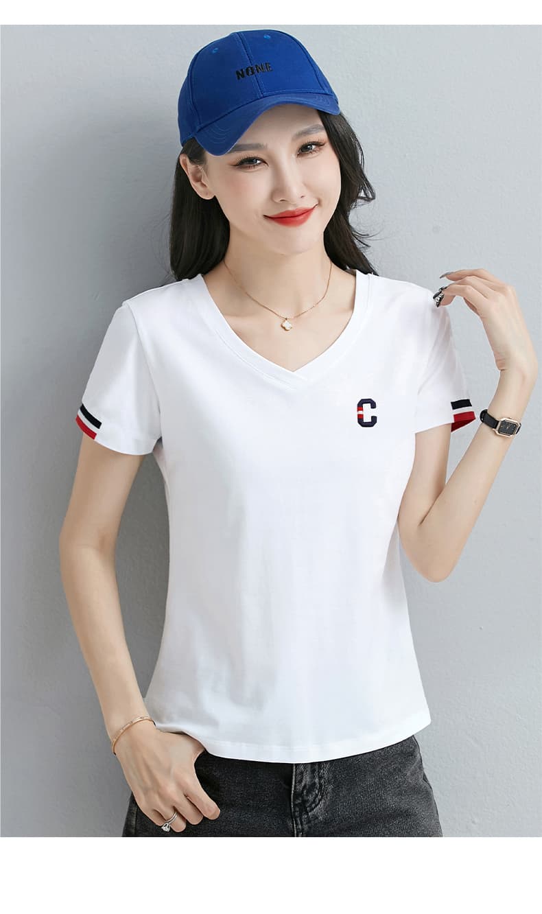 白Tシャツ トリコロール刺繍入り細身Vネック
