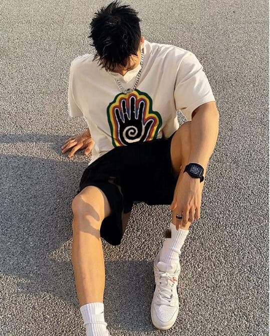 白Tシャツ 夏メンズ半袖白地手の平プリント半袖綿素材