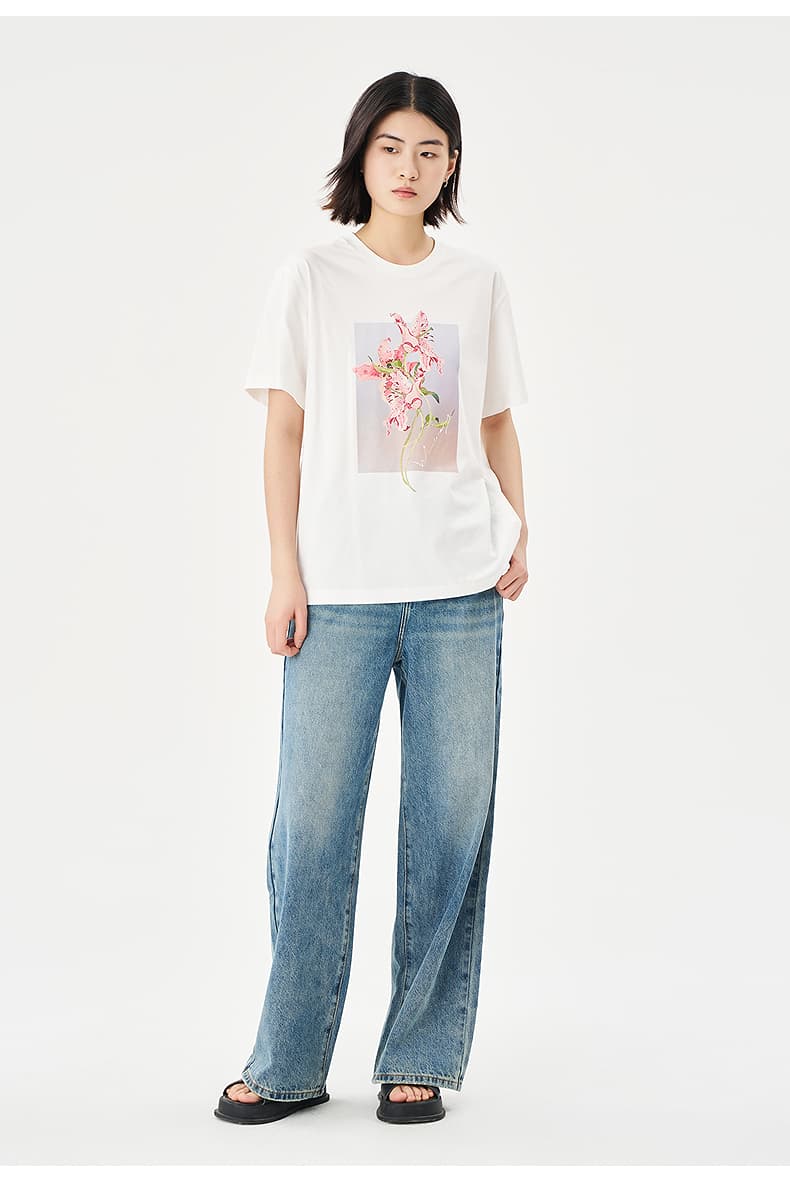 白Tシャツ レディース 優美な花柄プリント半袖
