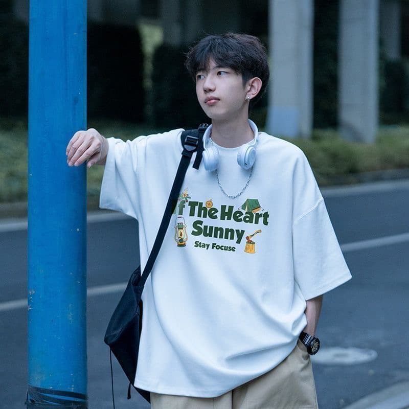 白Tシャツ ゆとりシルエットプリント半袖